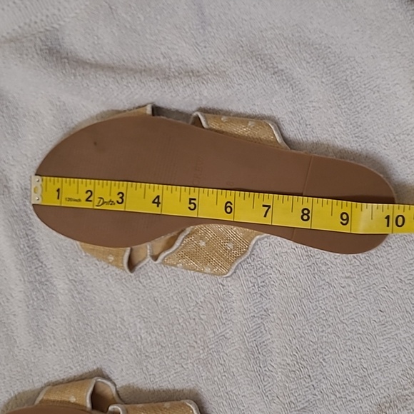 J. Crew Women's Gold and‎ Cream Sandals zise used good condition. - Picture 8 of 10